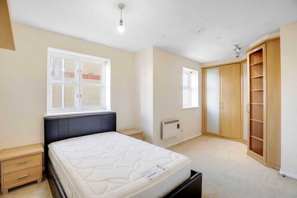 Property photo 2 of 5