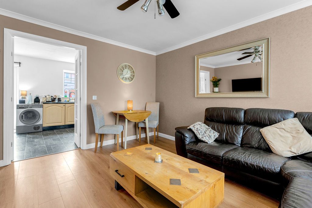 Property photo 2 of 16 Photo 2