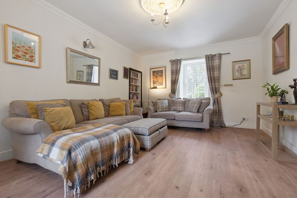 Property photo 3 of 45