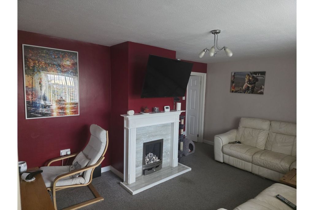 Property photo 3 of 20