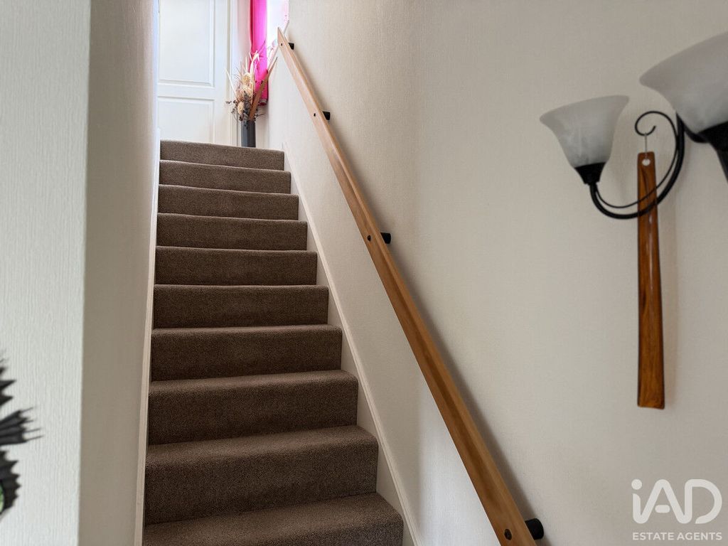 Property photo 3 of 24