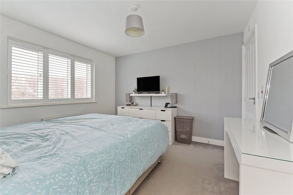 Additional image 18 of 4 bed detached house for saleForesters Drive, Liphook, Hampshire GU30
