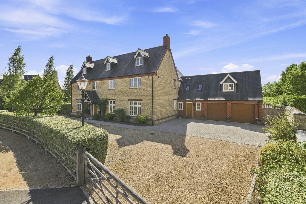 Property photo 1 of 49