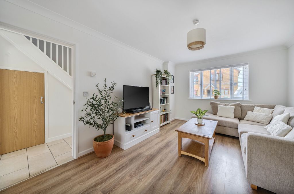 Property photo 3 of 17 1295595-12-685d58...