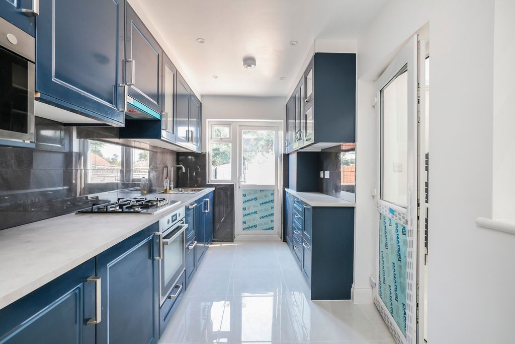 Property photo 2 of 16 Pbox-Img.Jpg