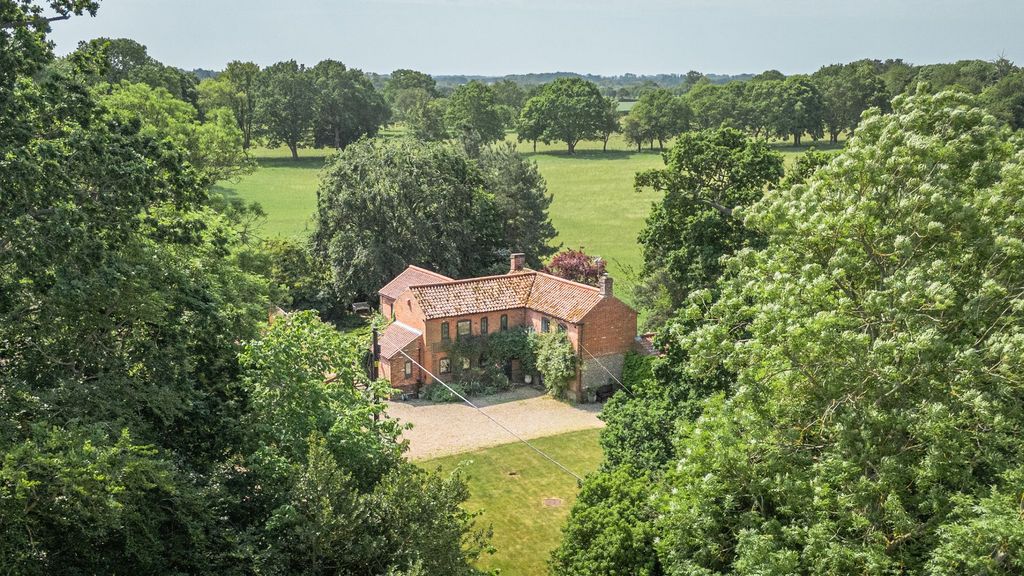 Property photo 1 of 24