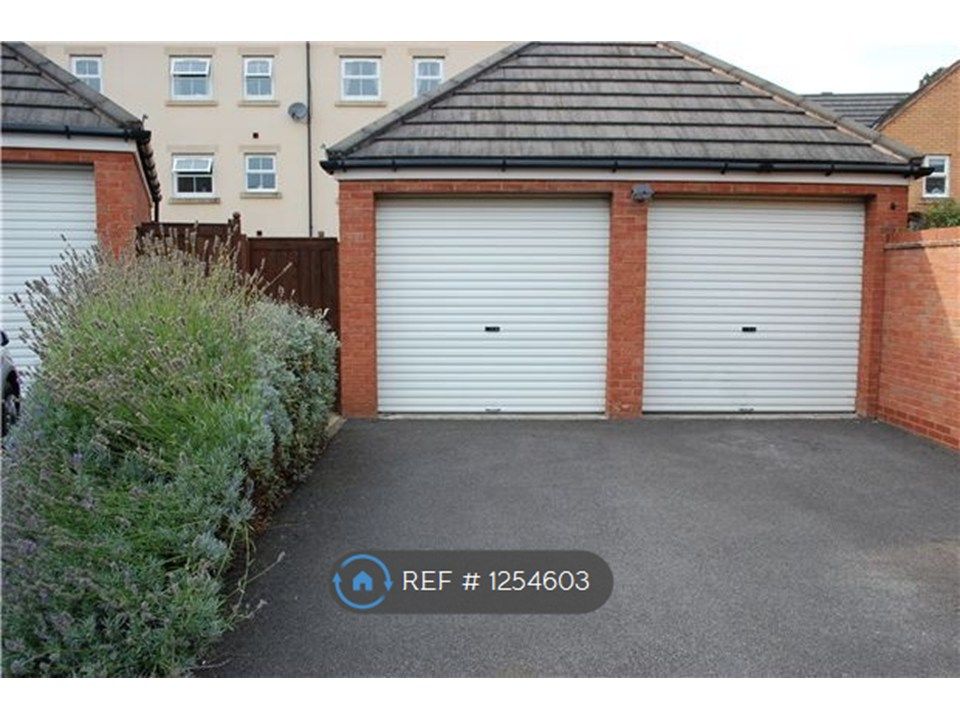 Property photo 2 of 25