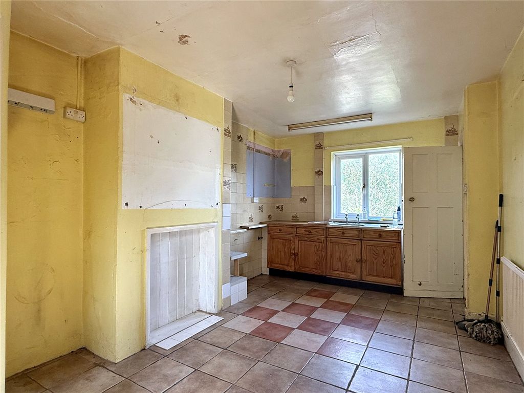 Property photo 2 of 21 Picture No. 24
