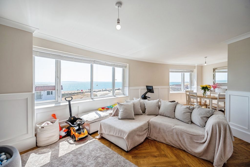 Property photo 3 of 18 Pbox-Img.Jpg