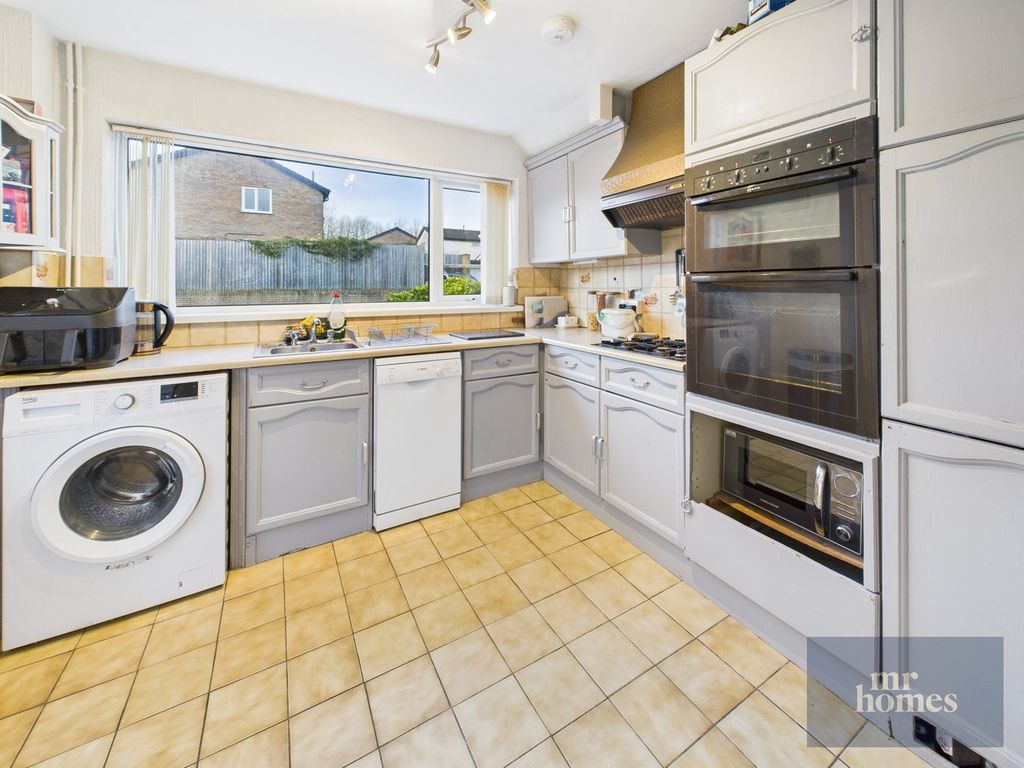 Property photo 3 of 36