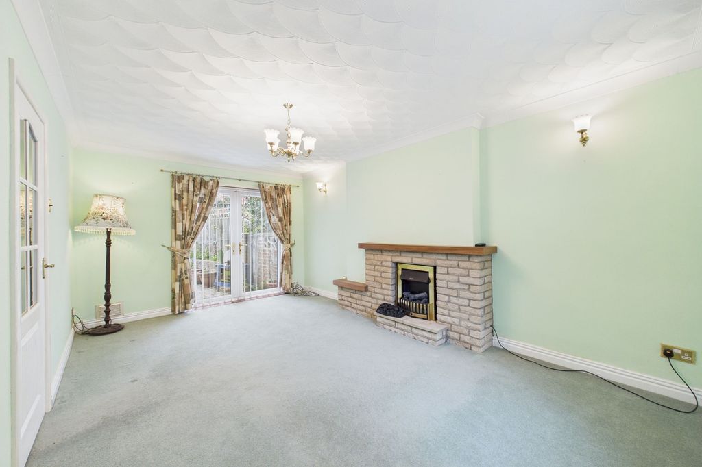 Property photo 3 of 19