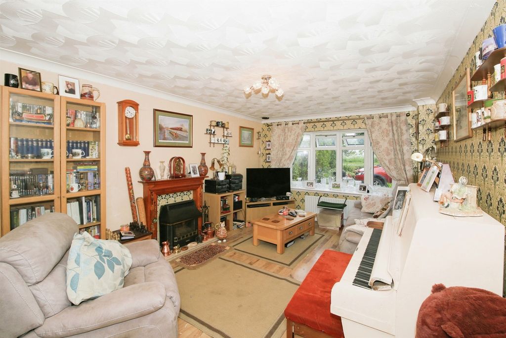 Property photo 3 of 15