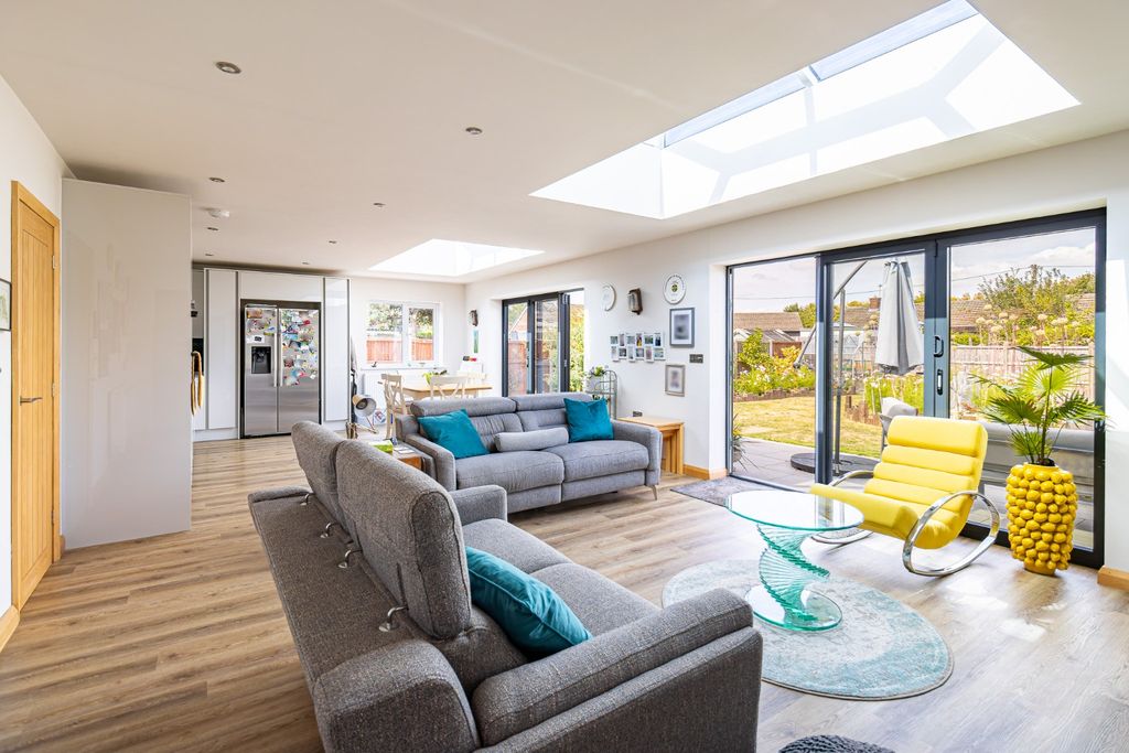 Property photo 2 of 27 5421223