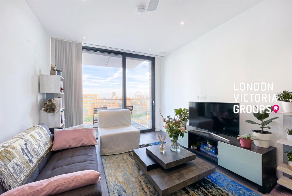 Property photo 3 of 12 1-9237.Jpg