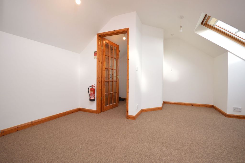 Property photo 2 of 6 Studio Room