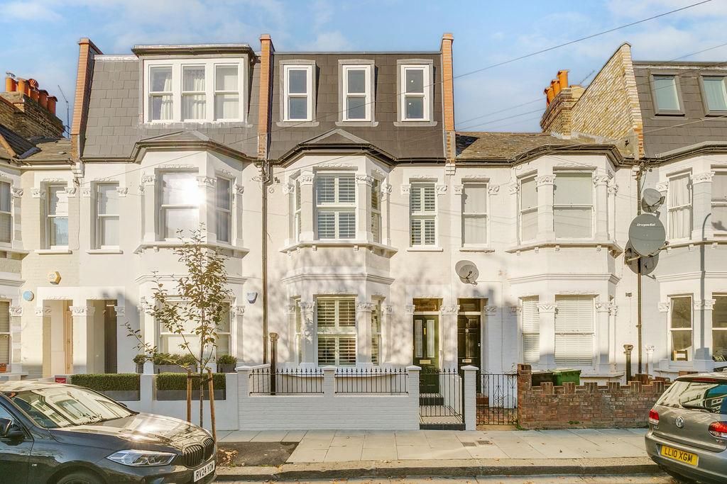 Property photo 3 of 32