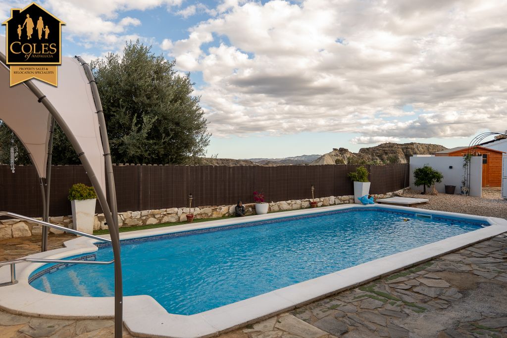 Property photo 2 of 35