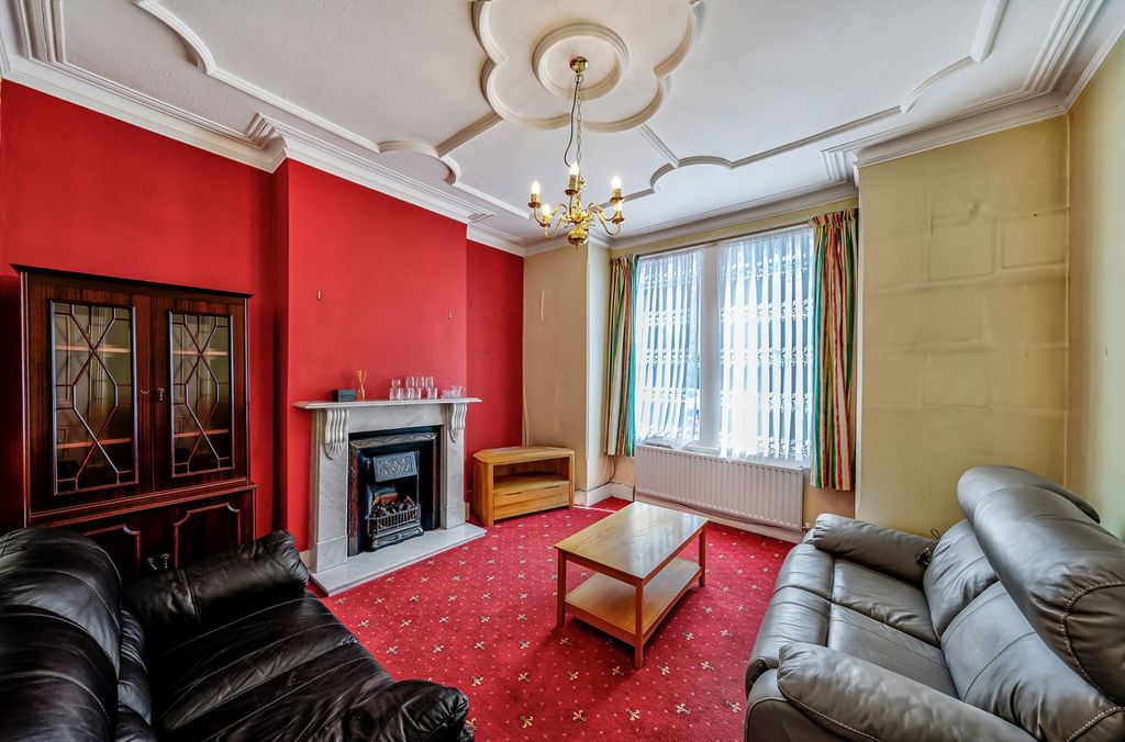 Property photo 2 of 10