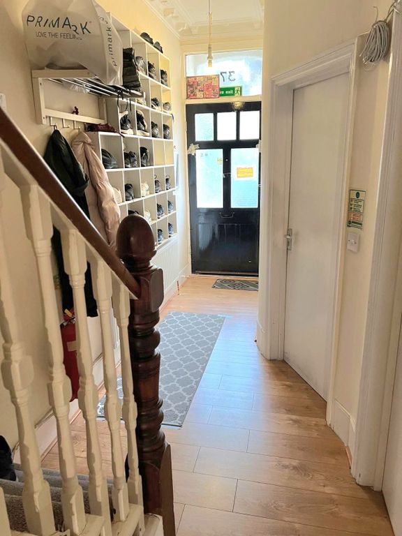 Property photo 2 of 6 Hallway