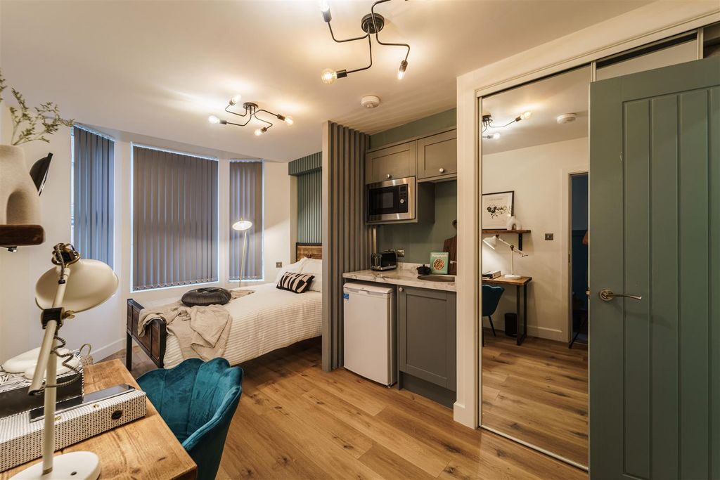 Property photo 1 of 13 016-A7R02439-Hdr.Jpg