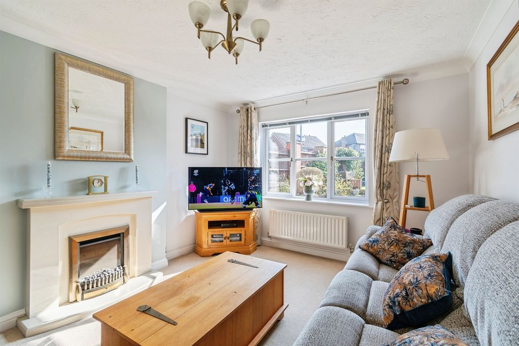 Property photo 3 of 28