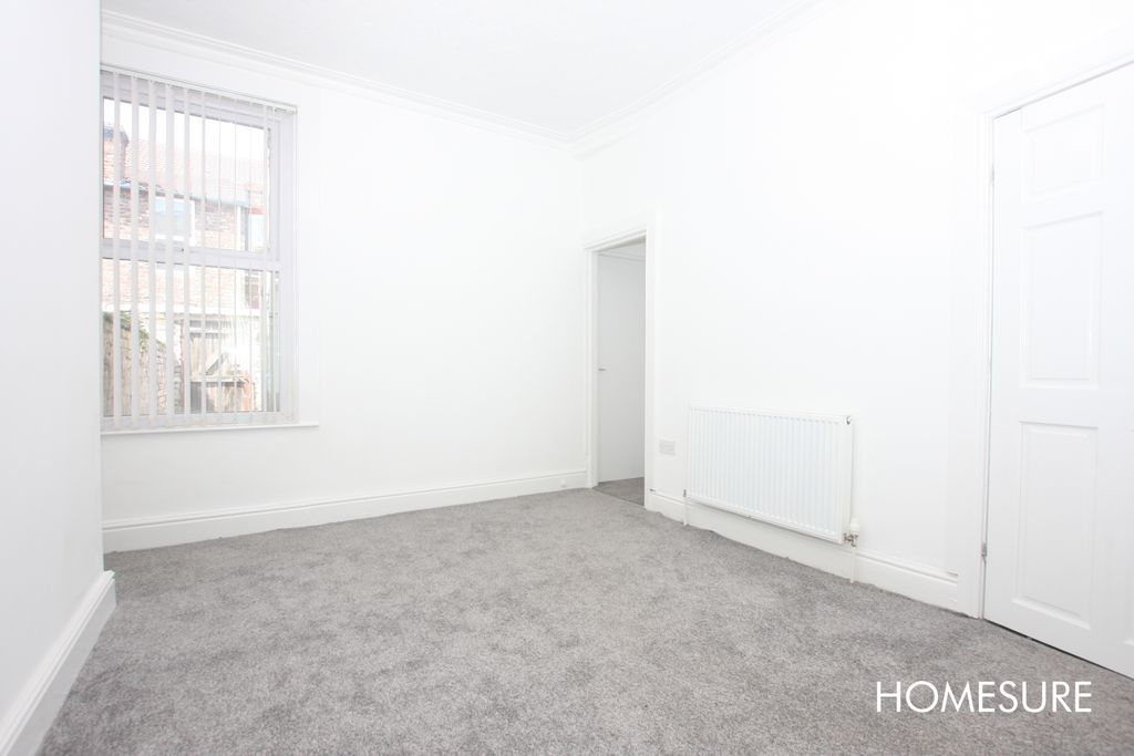 Property photo 3 of 10 Photo 03