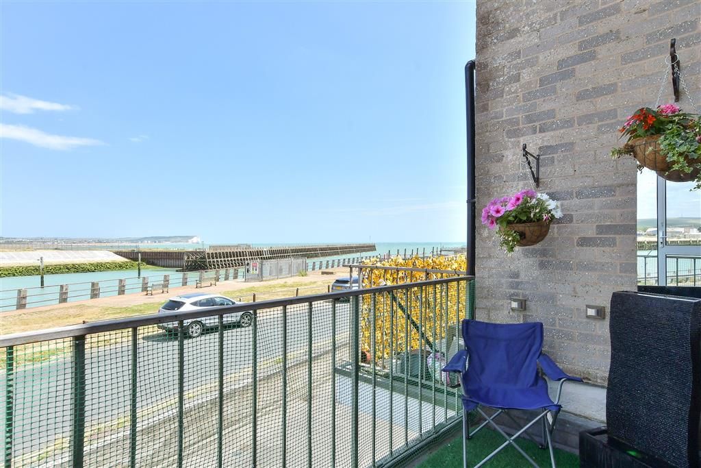 Property photo 2 of 12 Balcony