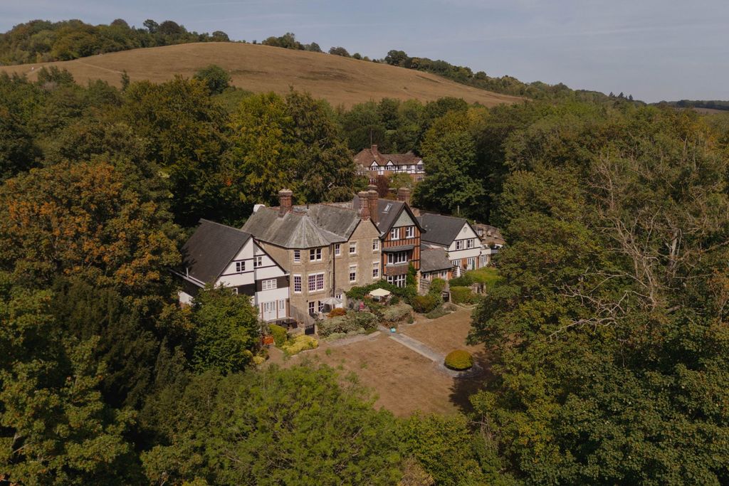 Property photo 1 of 18
