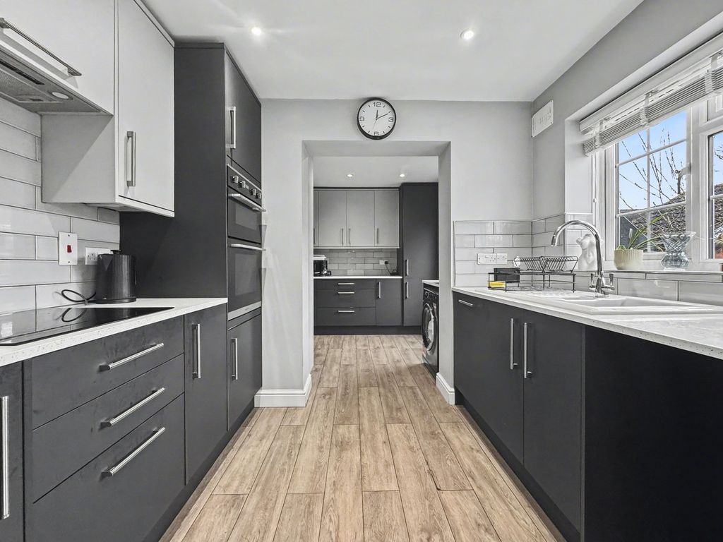 Property photo 2 of 23