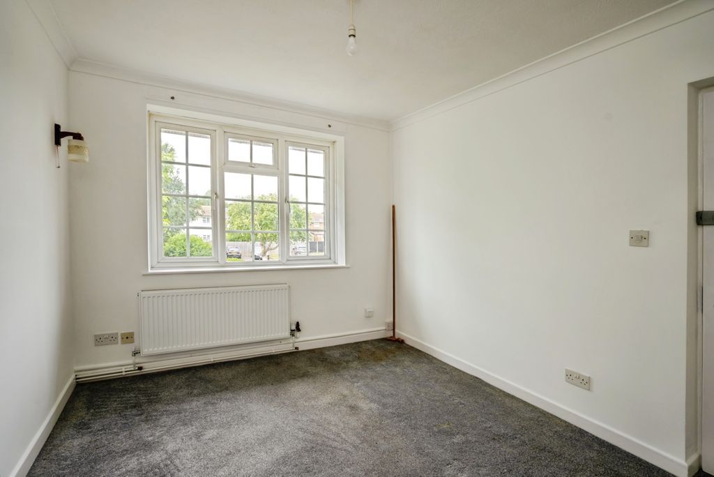 Property photo 3 of 10 Photo