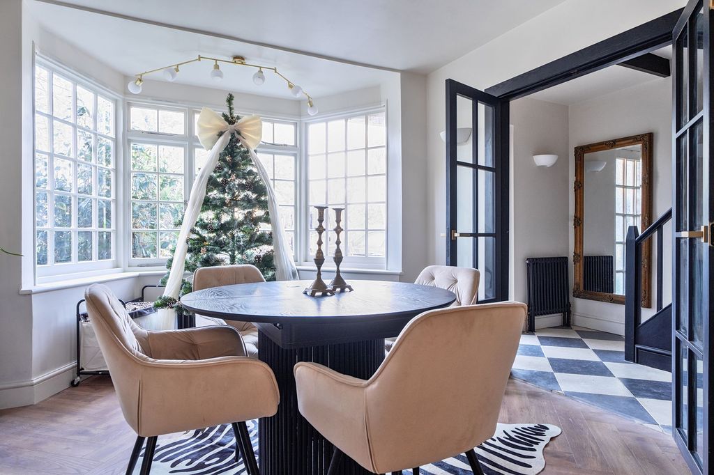 Property photo 3 of 16 Dining Room