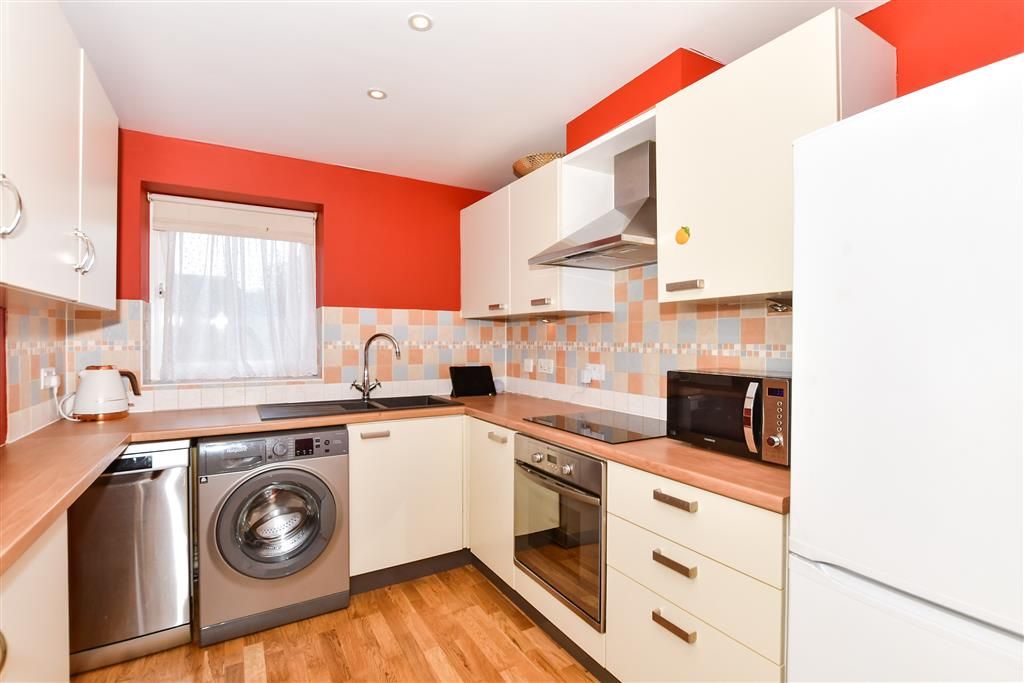 Property photo 2 of 14 Kitchen