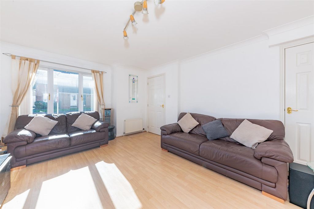 Property photo 2 of 17 53 Clattowoods Place Dundee-2.Jpg