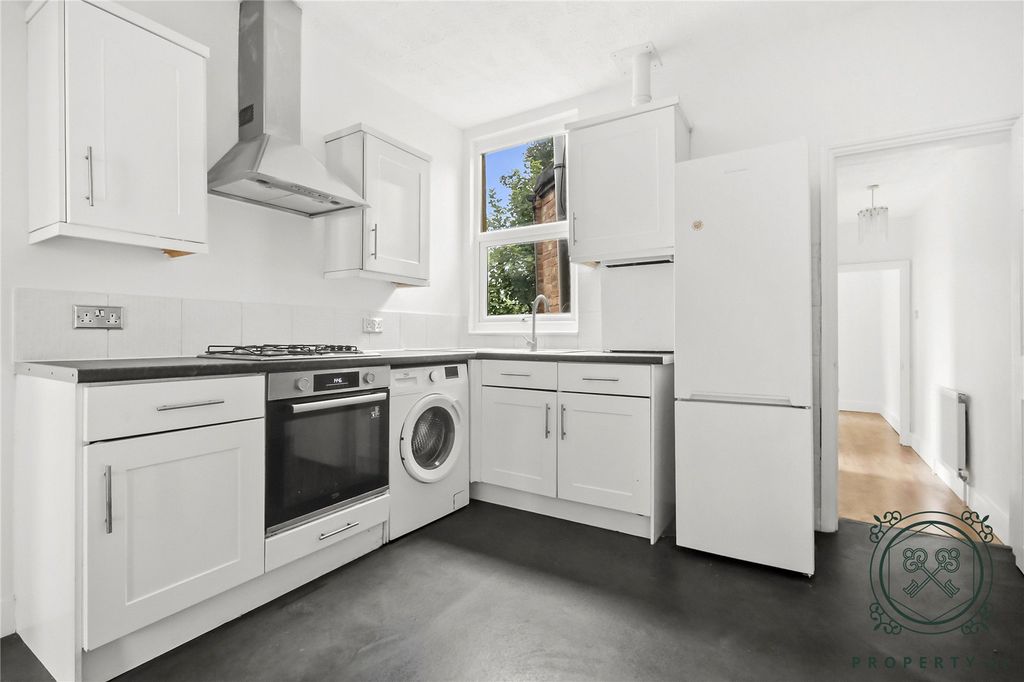 Property photo 3 of 12 Kitchen