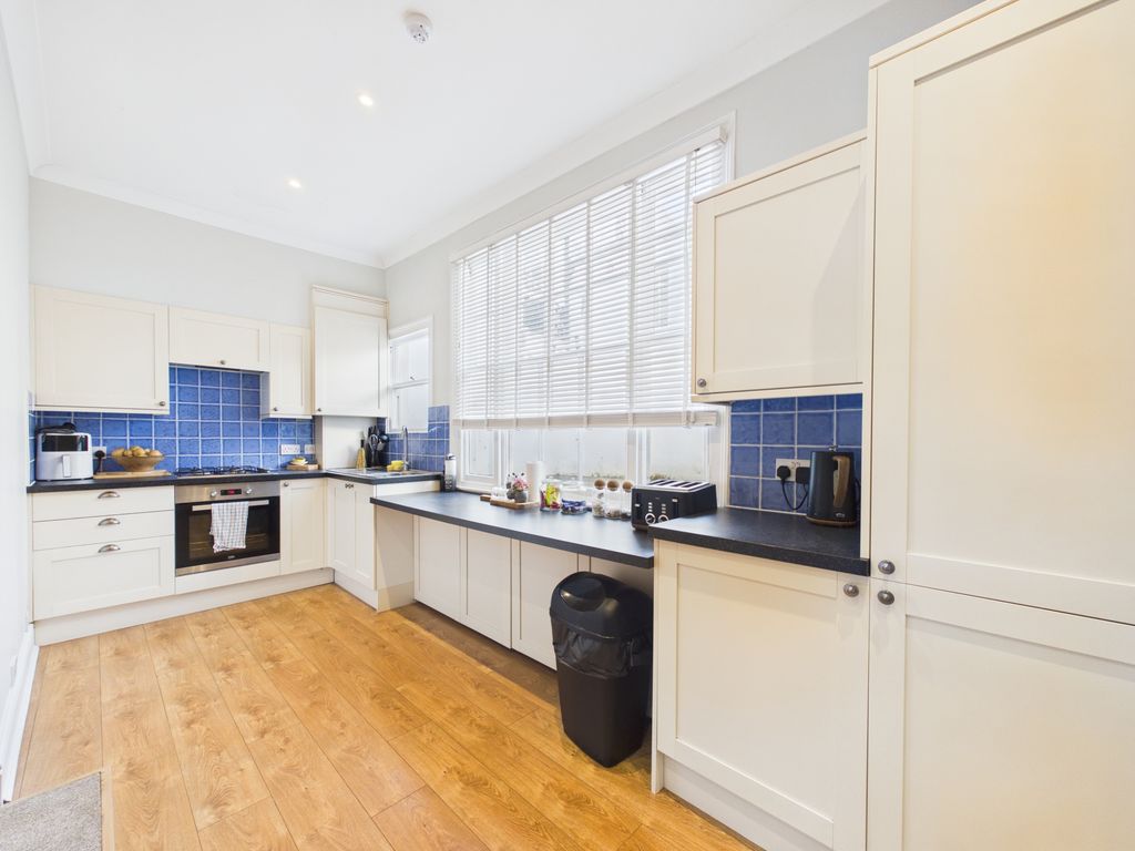 Property photo 2 of 6 Kitchen