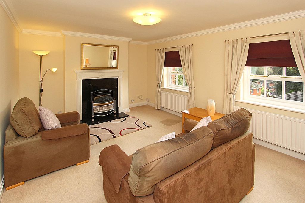 Property photo 3 of 10 Lounge