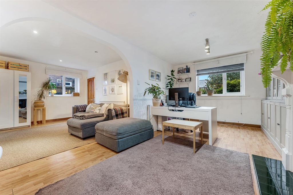 Property photo 2 of 28 Image 2