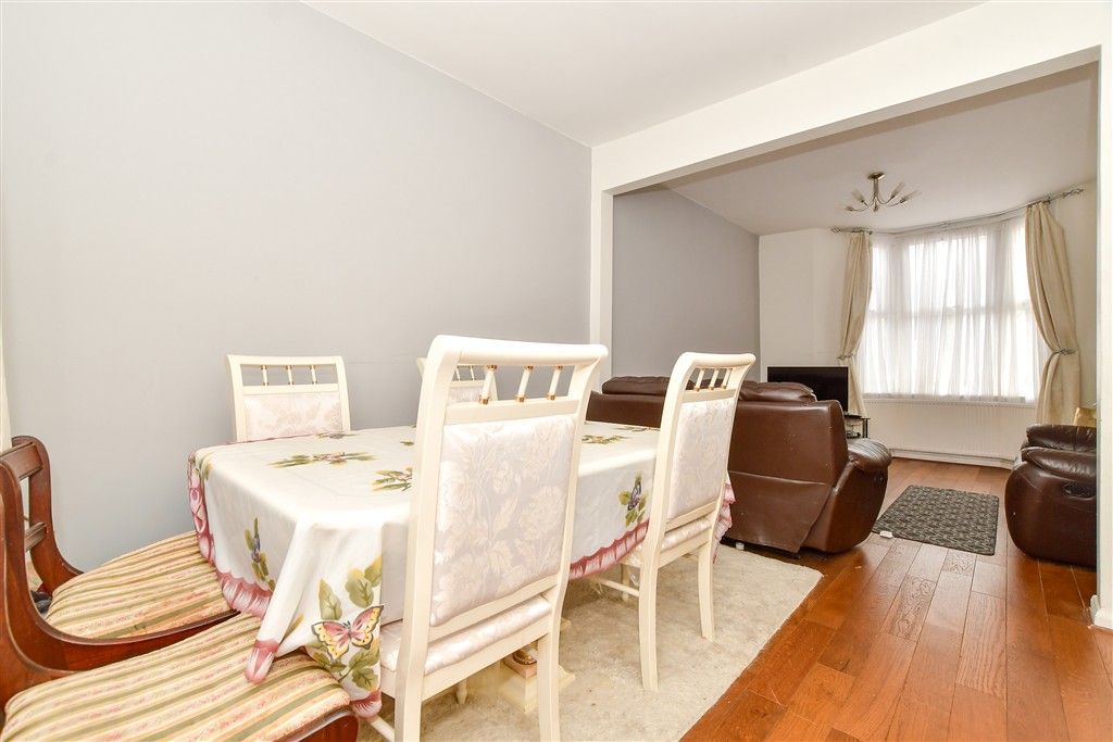 Property photo 3 of 10 Dining Area