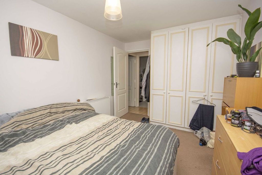 Property photo 3 of 4