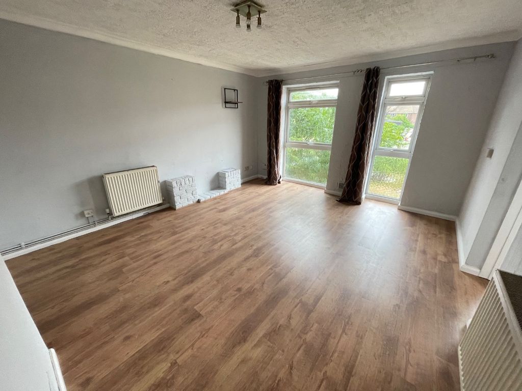 Property photo 2 of 6 4018353