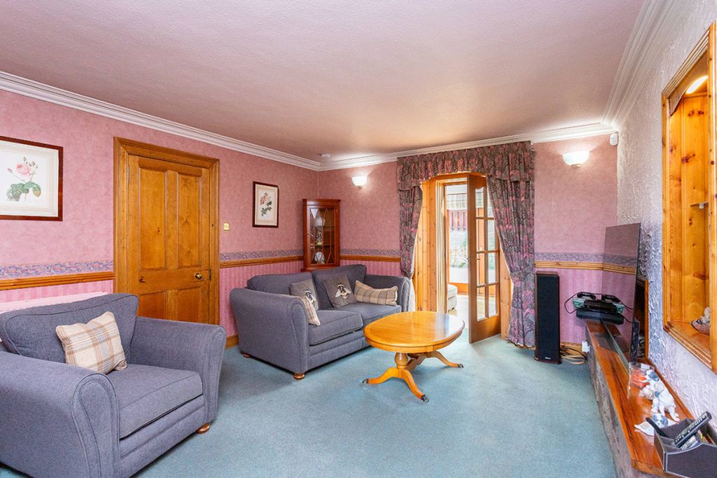 Property photo 3 of 38