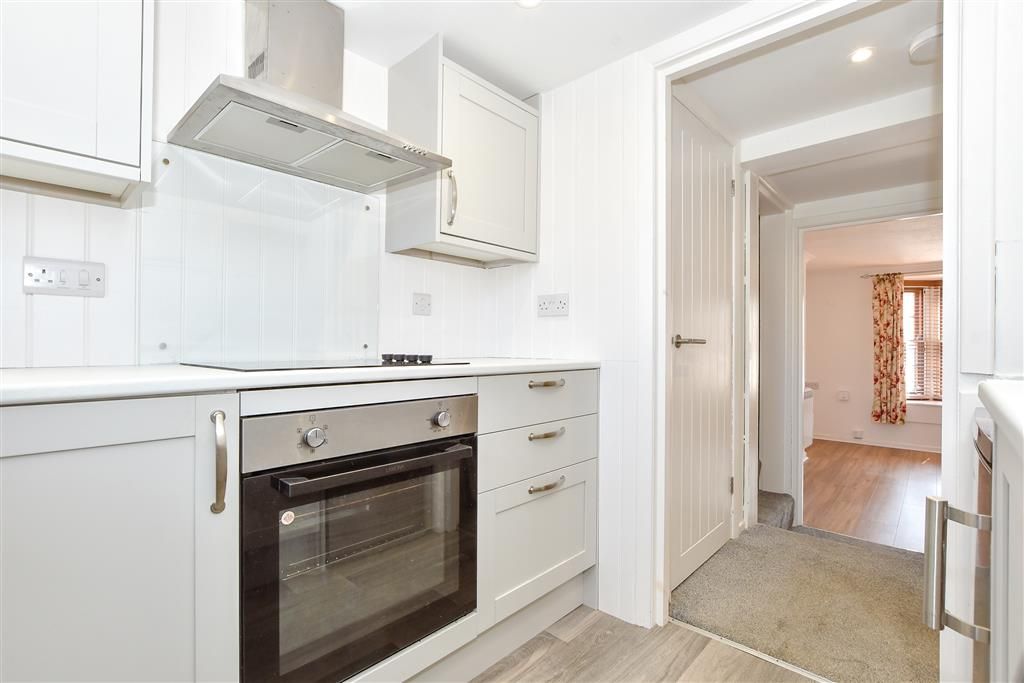 Property photo 3 of 7 Kitchen