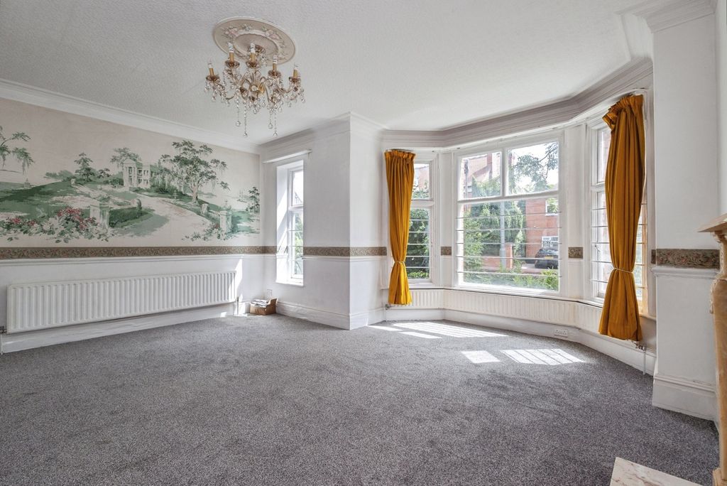 Property photo 2 of 17 Photo