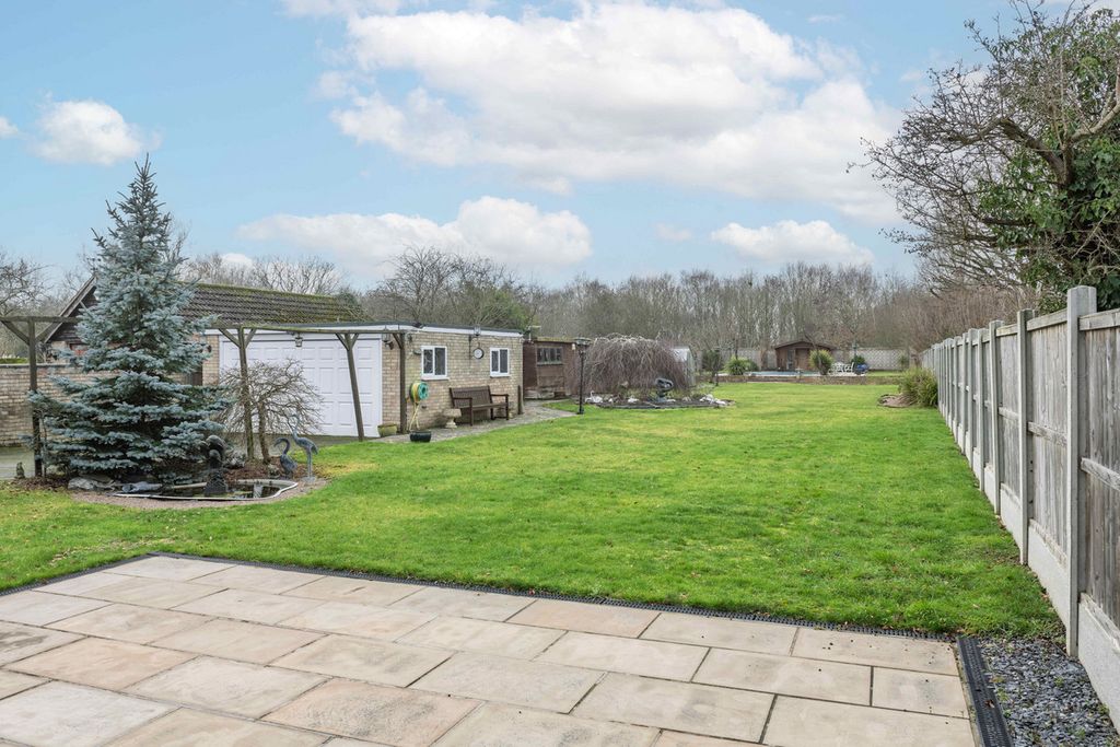 Property photo 2 of 20