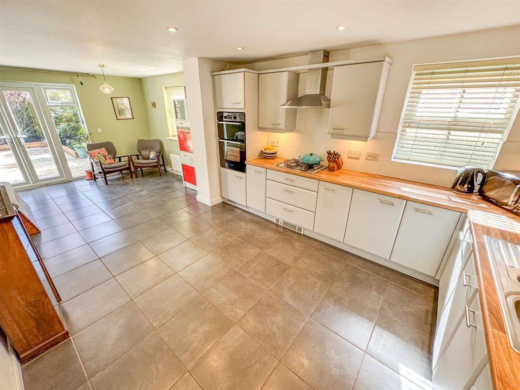 Property photo 2 of 47 Img_2783.Jpg