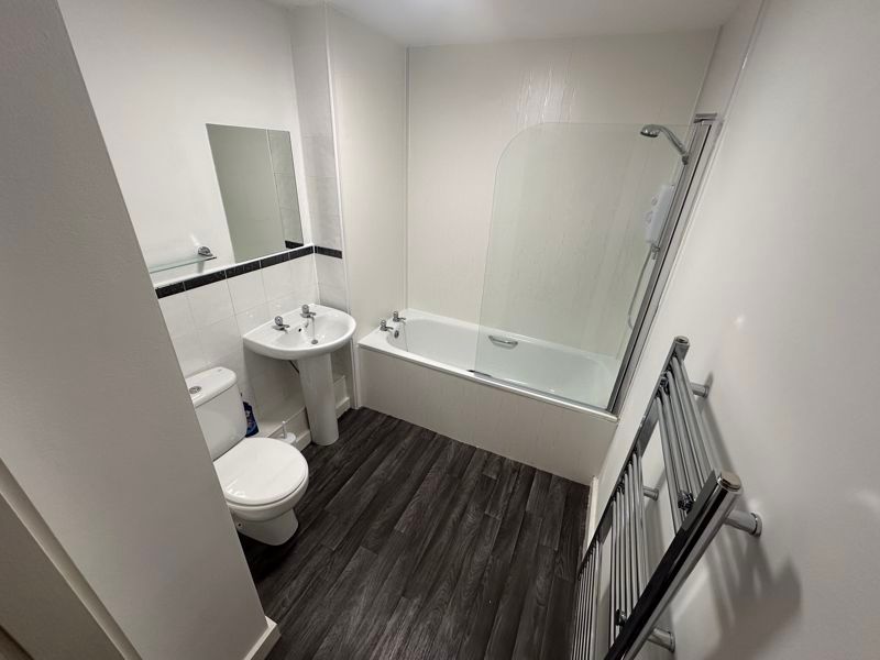 Property photo 3 of 10 Bathroom