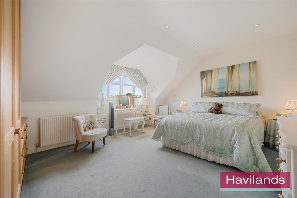 Additional image 13 of 3 bed flat for saleCrescent Road, Enfield EN2