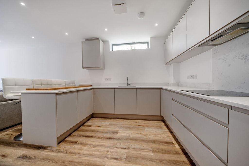 Property photo 3 of 21 Kitchen
