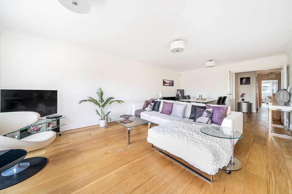 Property photo 3 of 18