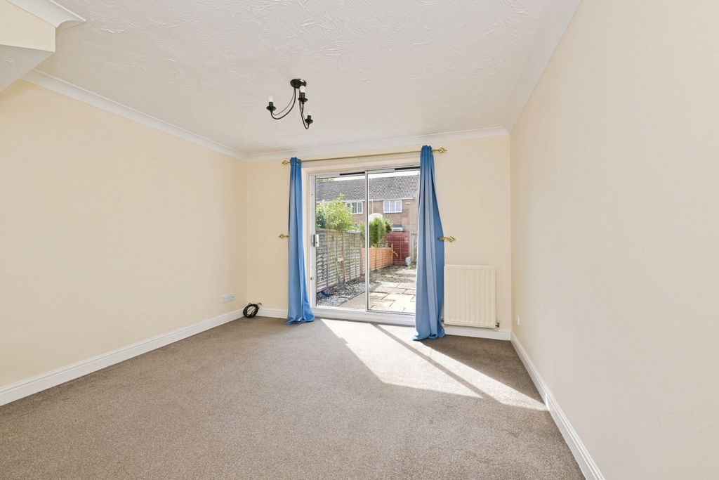 Property photo 3 of 11